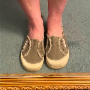 American Eagle Canvas Shoes